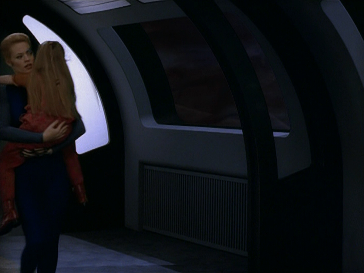 extant_StarTrek_VOY_5x14-Bliss_02299.jpg