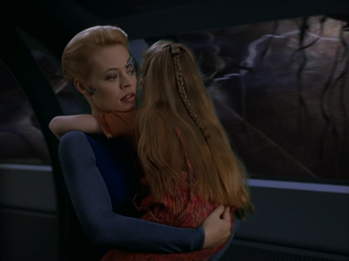 extant_StarTrek_VOY_5x14-Bliss_02302.jpg