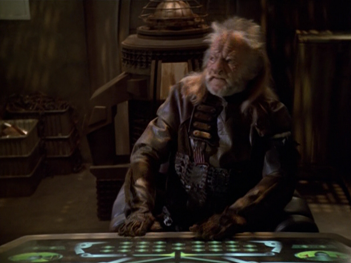 extant_StarTrek_VOY_5x14-Bliss_02379.jpg
