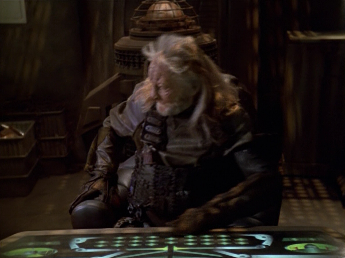 extant_StarTrek_VOY_5x14-Bliss_02380.jpg