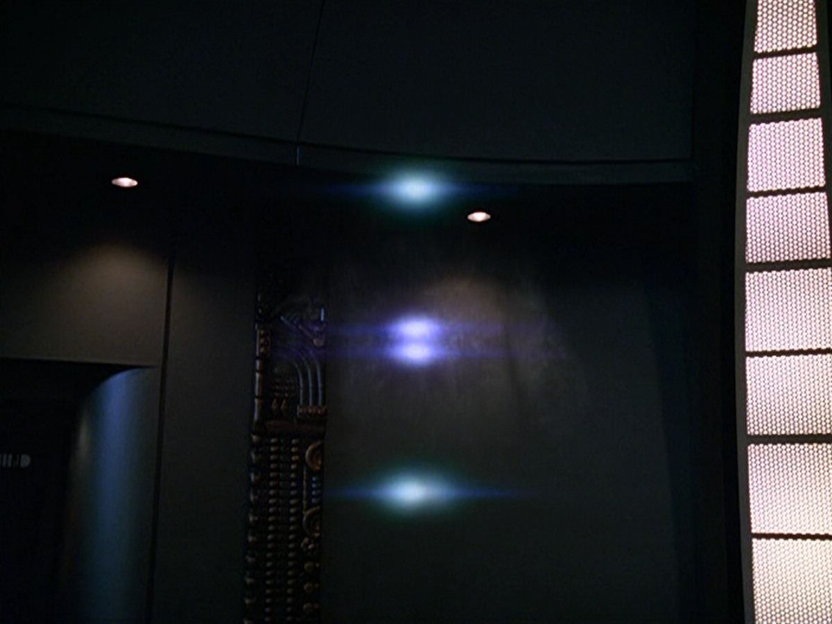 extant_StarTrek_VOY_5x14-Bliss_02497.jpg