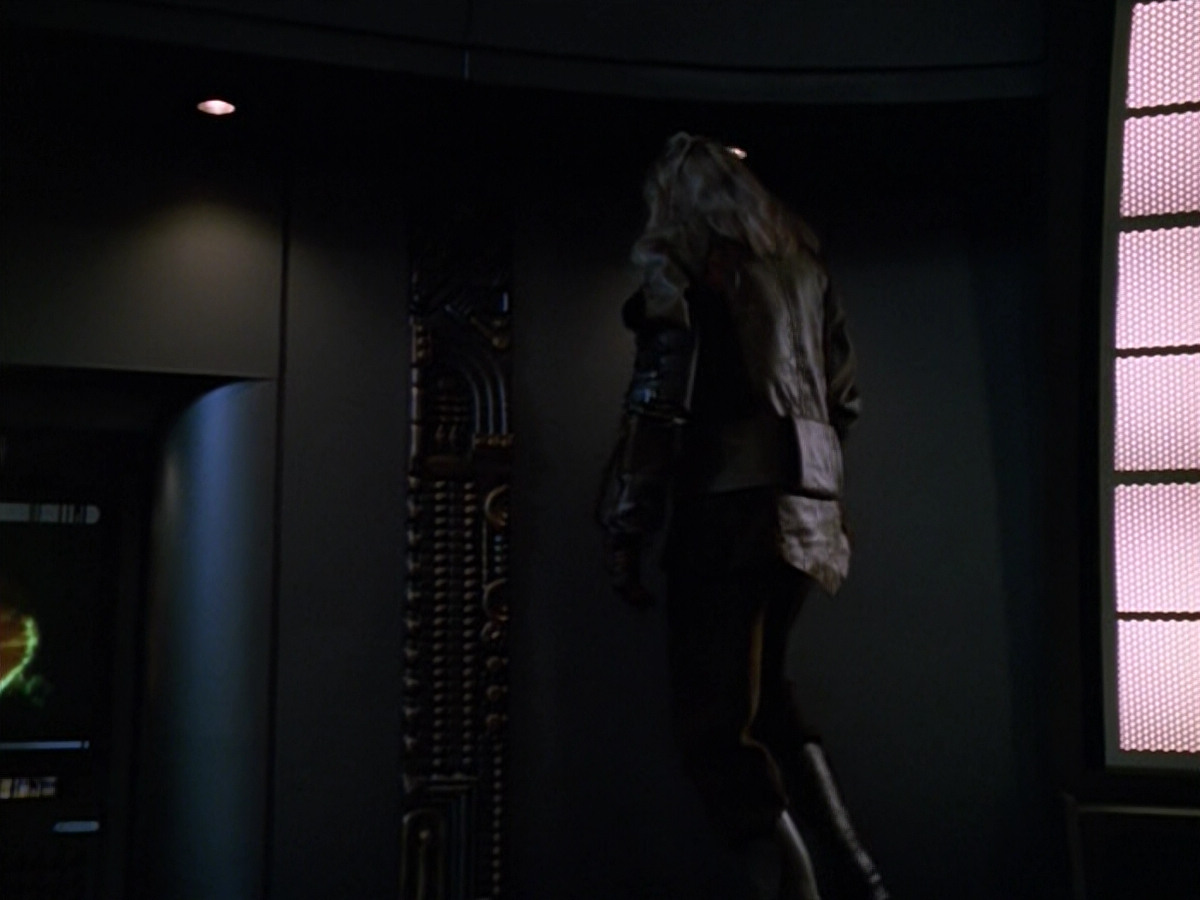 extant_StarTrek_VOY_5x14-Bliss_02508.jpg