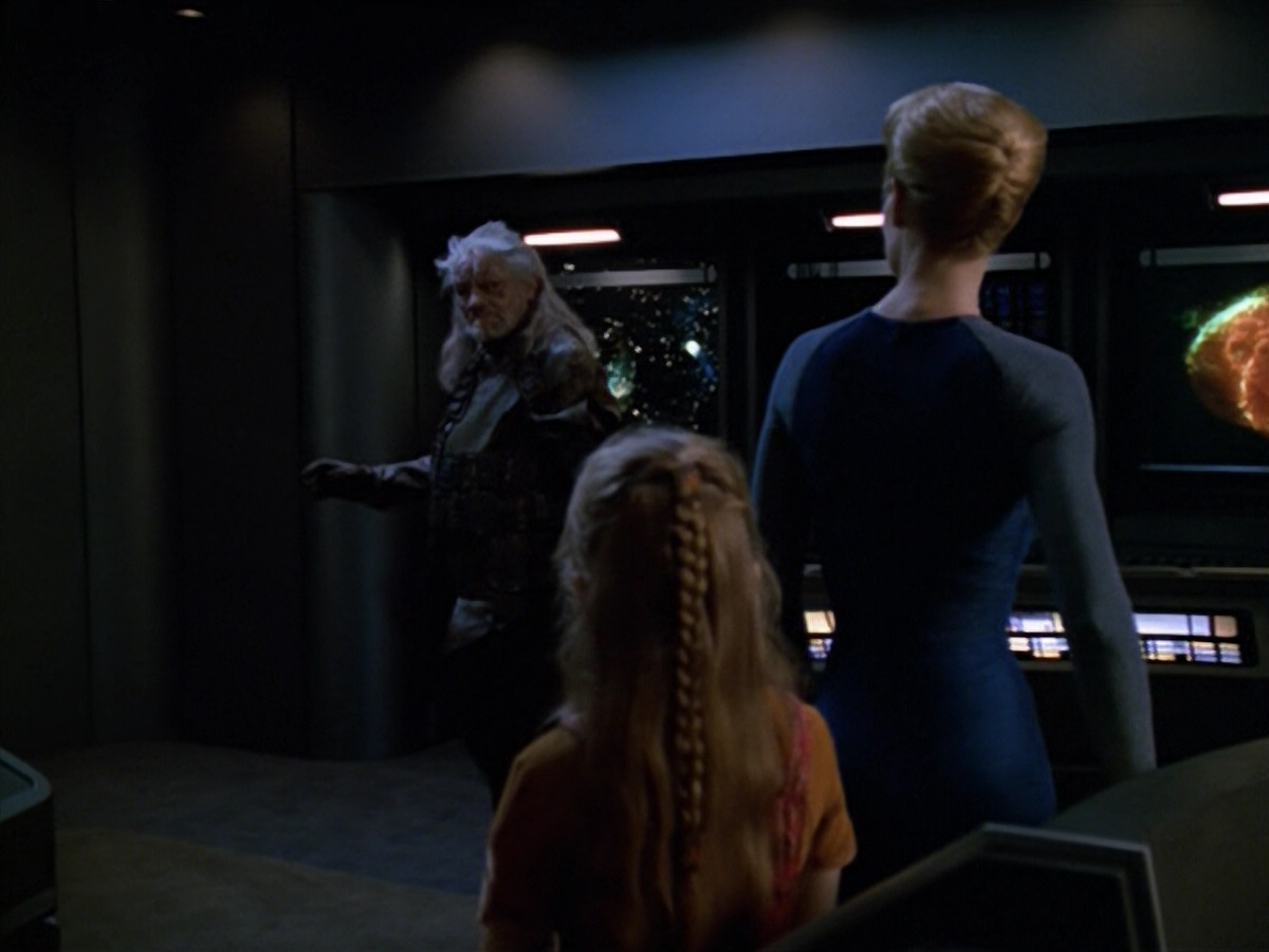 extant_StarTrek_VOY_5x14-Bliss_02524.jpg