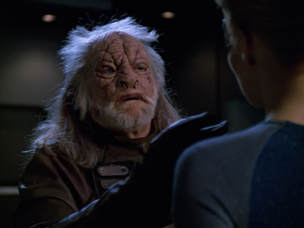 extant_StarTrek_VOY_5x14-Bliss_02534.jpg