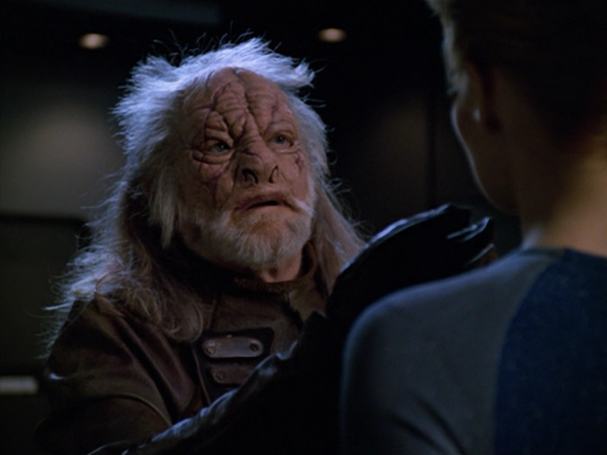 extant_StarTrek_VOY_5x14-Bliss_02535.jpg