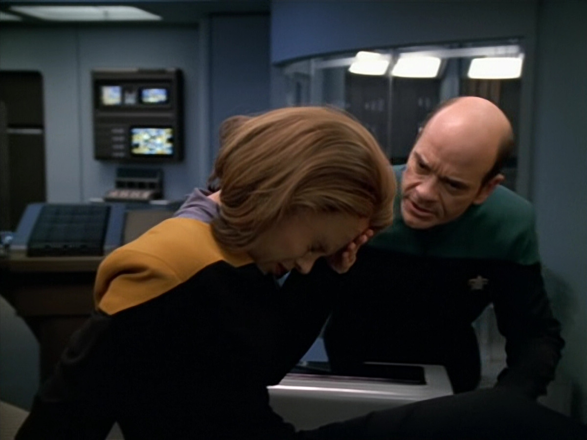 extant_StarTrek_VOY_5x14-Bliss_02933.jpg