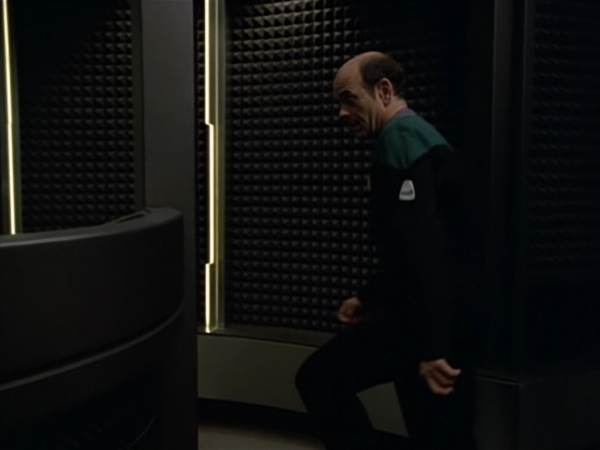 extant_StarTrek_VOY_5x14-Bliss_03275.jpg