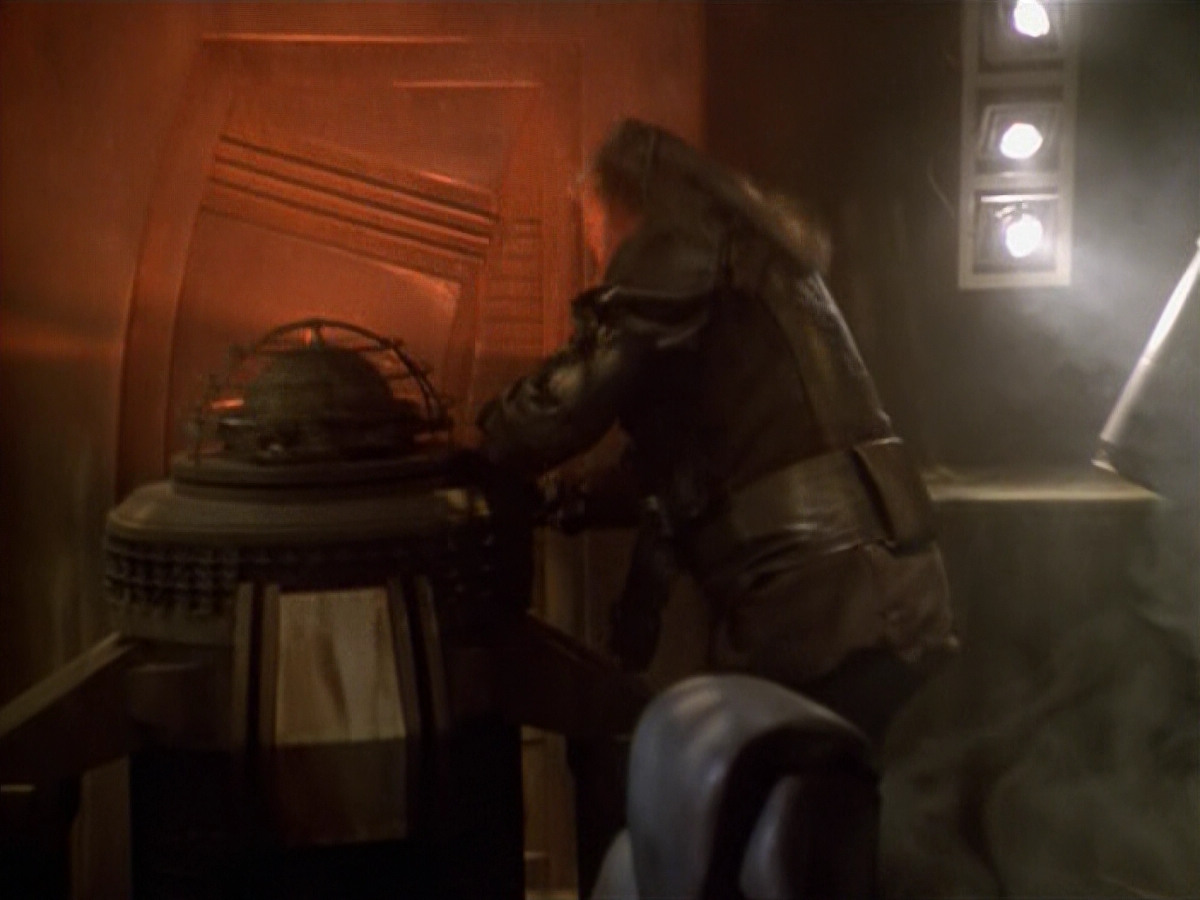 extant_StarTrek_VOY_5x14-Bliss_03379.jpg