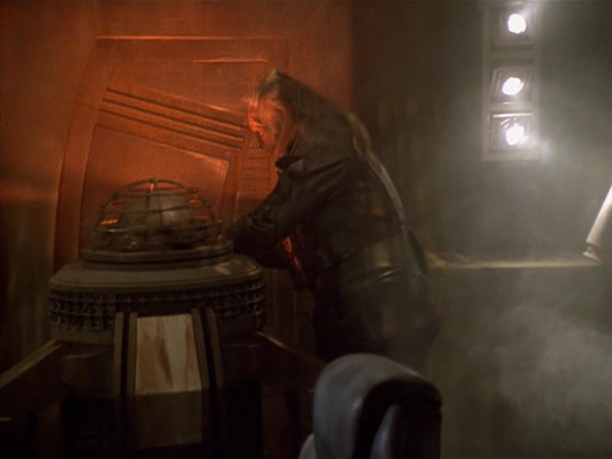 extant_StarTrek_VOY_5x14-Bliss_03386.jpg