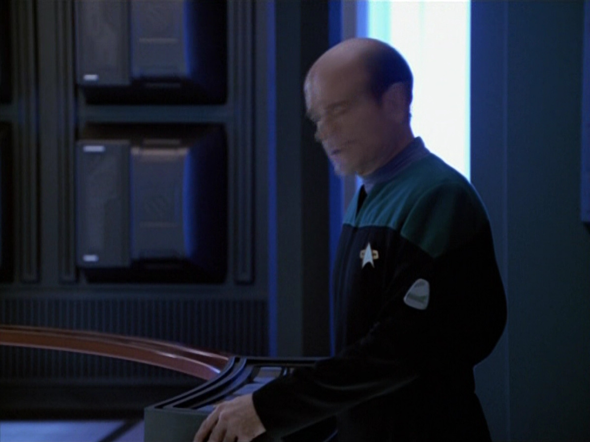 extant_StarTrek_VOY_5x14-Bliss_03498.jpg