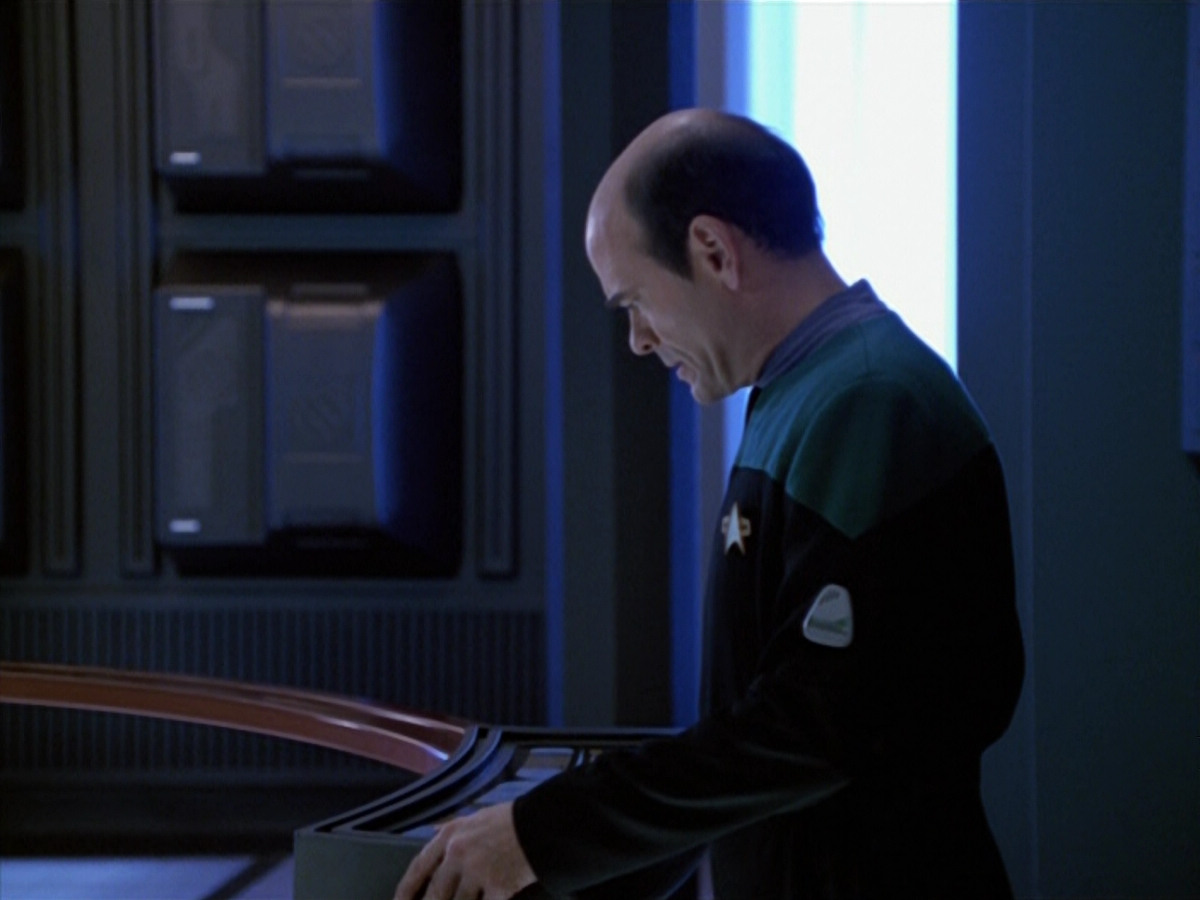 extant_StarTrek_VOY_5x14-Bliss_03499.jpg