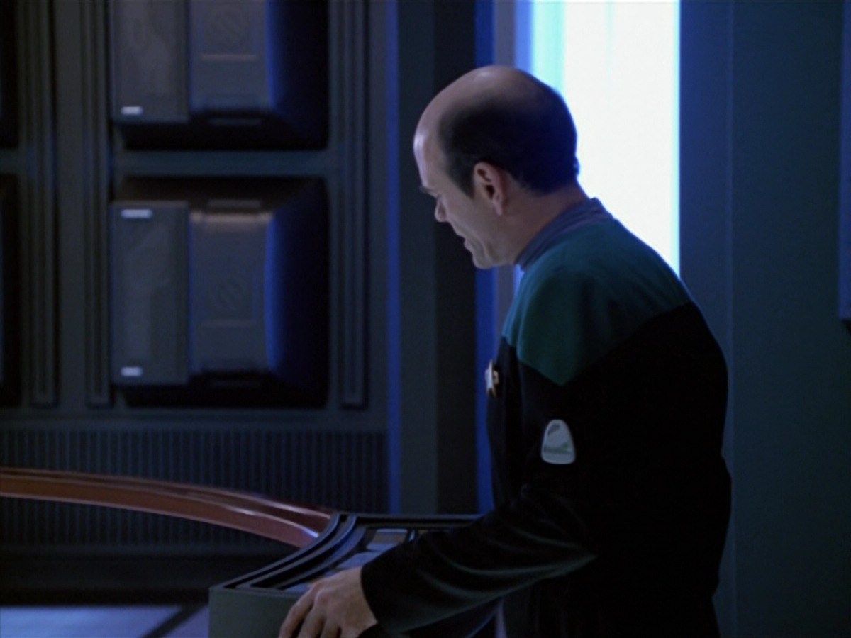 extant_StarTrek_VOY_5x14-Bliss_03502.jpg