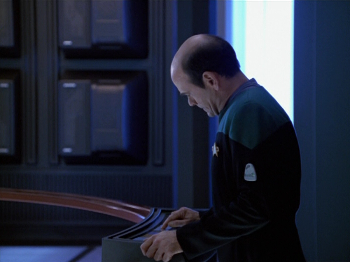 extant_StarTrek_VOY_5x14-Bliss_03550.jpg