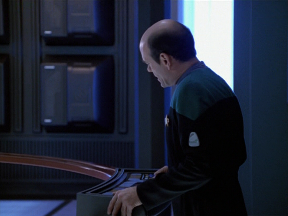 extant_StarTrek_VOY_5x14-Bliss_03575.jpg