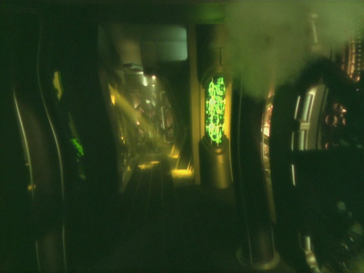 ariane179254_StarTrekVoyager_5x15_5x16_DarkFrontier_0021.jpg