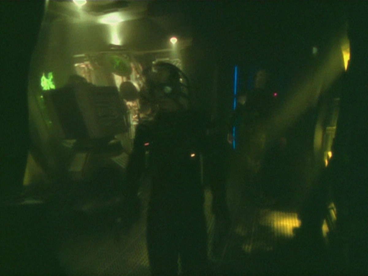 ariane179254_StarTrekVoyager_5x15_5x16_DarkFrontier_0028.jpg