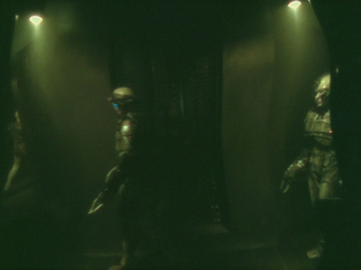 ariane179254_StarTrekVoyager_5x15_5x16_DarkFrontier_0037.jpg
