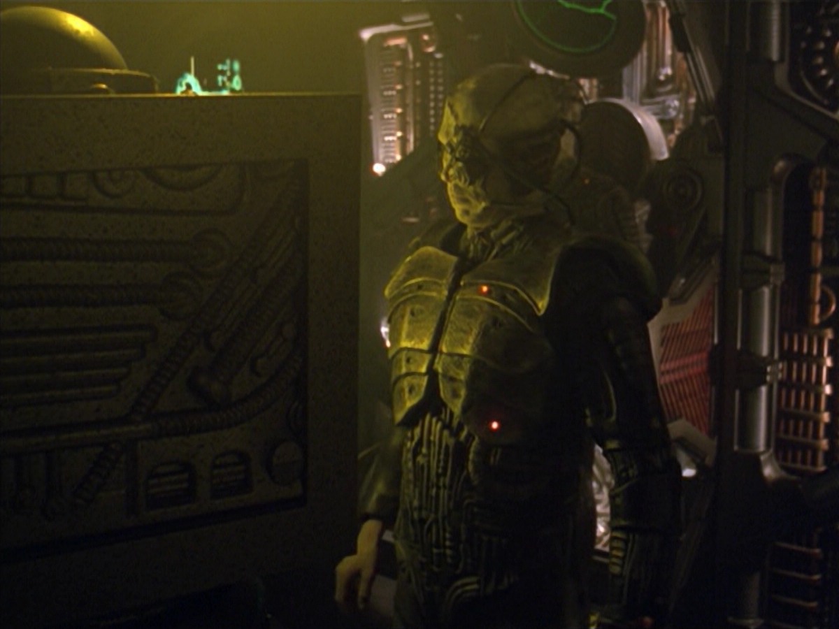 ariane179254_StarTrekVoyager_5x15_5x16_DarkFrontier_0063.jpg