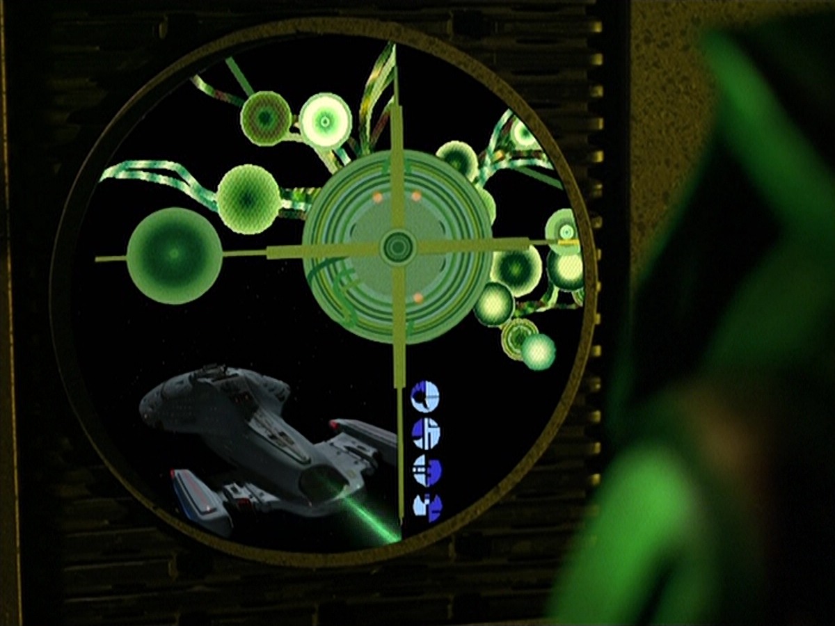 ariane179254_StarTrekVoyager_5x15_5x16_DarkFrontier_0112.jpg
