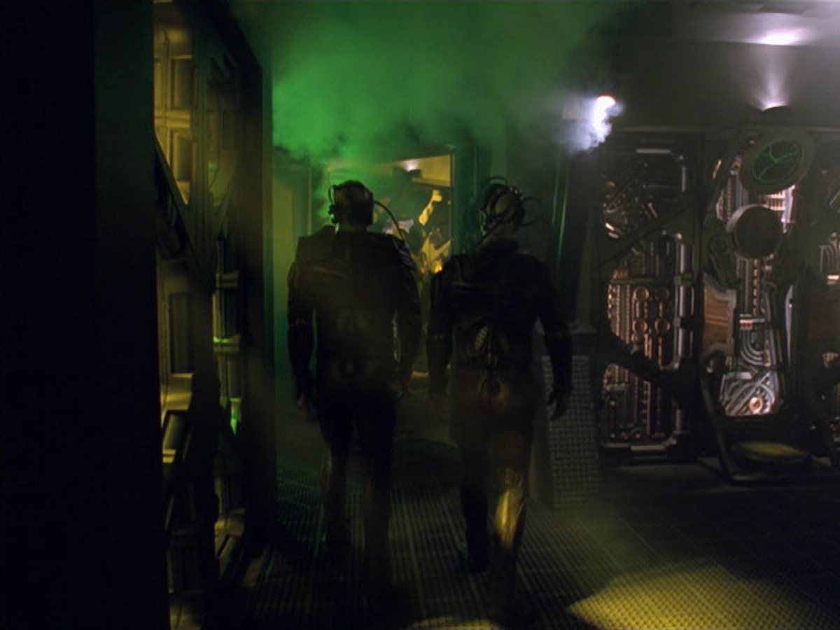 ariane179254_StarTrekVoyager_5x15_5x16_DarkFrontier_0125.jpg