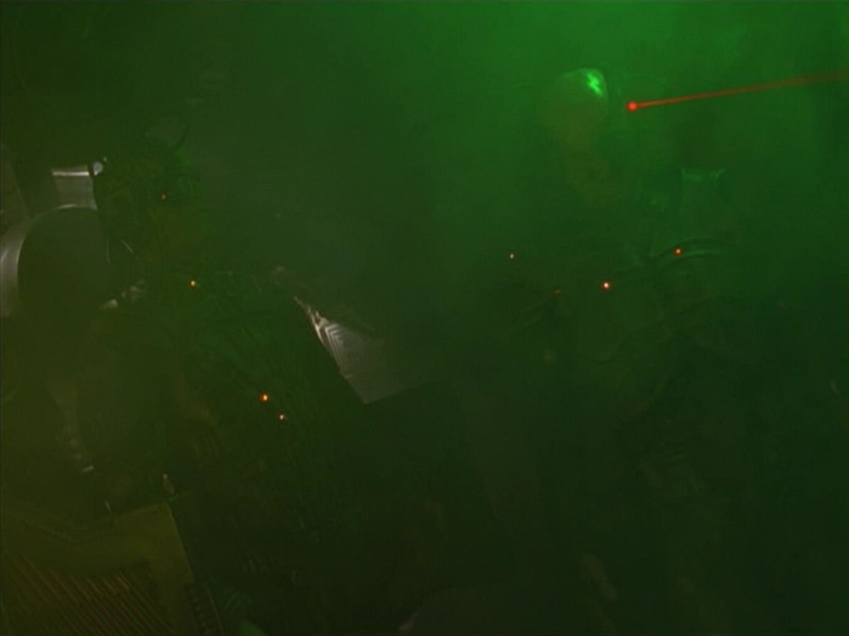 ariane179254_StarTrekVoyager_5x15_5x16_DarkFrontier_0127.jpg