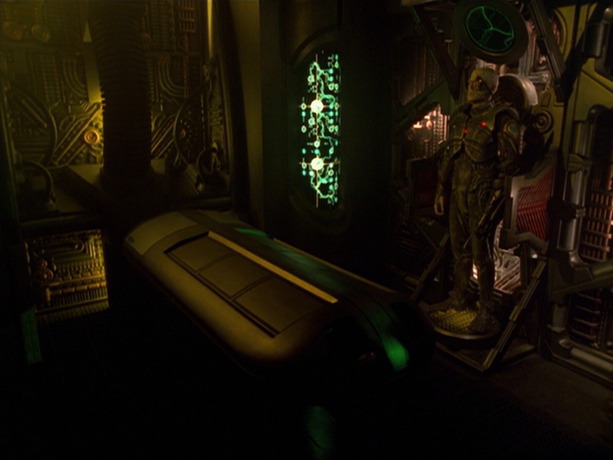ariane179254_StarTrekVoyager_5x15_5x16_DarkFrontier_0151.jpg