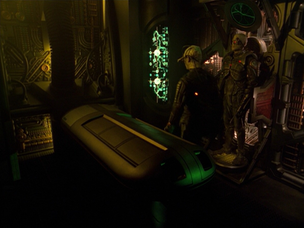 ariane179254_StarTrekVoyager_5x15_5x16_DarkFrontier_0153.jpg