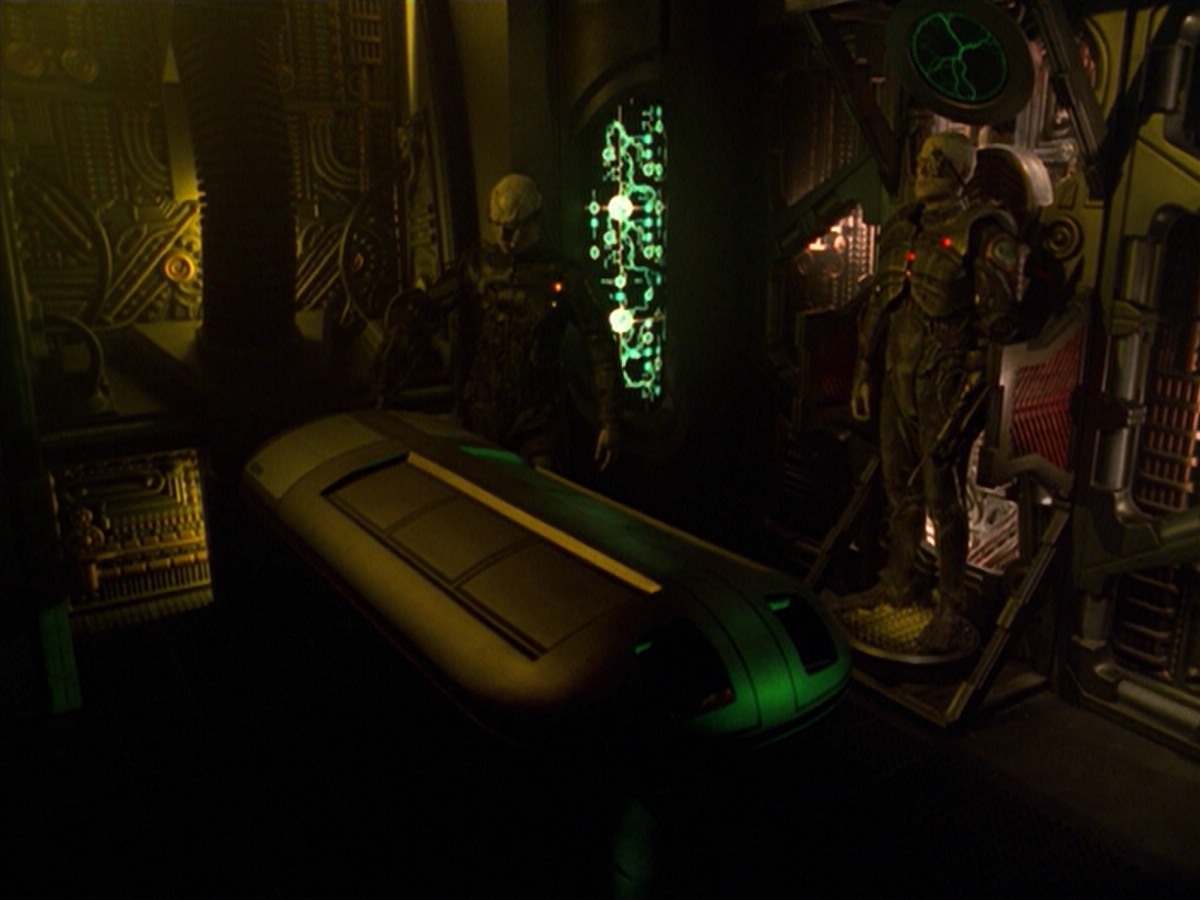 ariane179254_StarTrekVoyager_5x15_5x16_DarkFrontier_0156.jpg