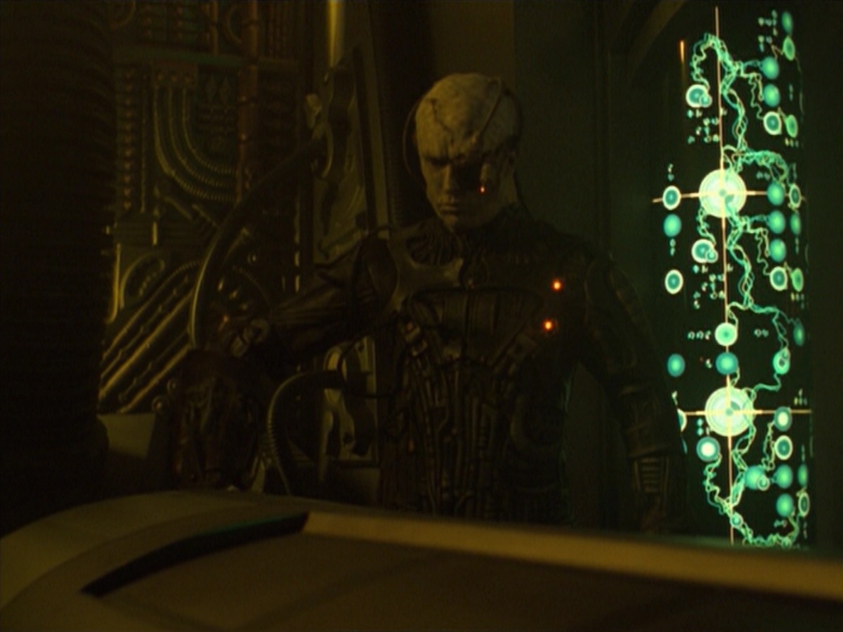 ariane179254_StarTrekVoyager_5x15_5x16_DarkFrontier_0157.jpg
