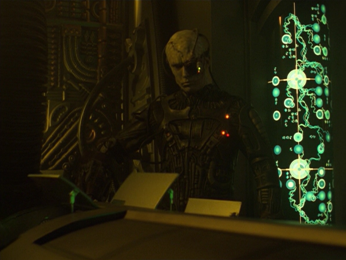 ariane179254_StarTrekVoyager_5x15_5x16_DarkFrontier_0158.jpg