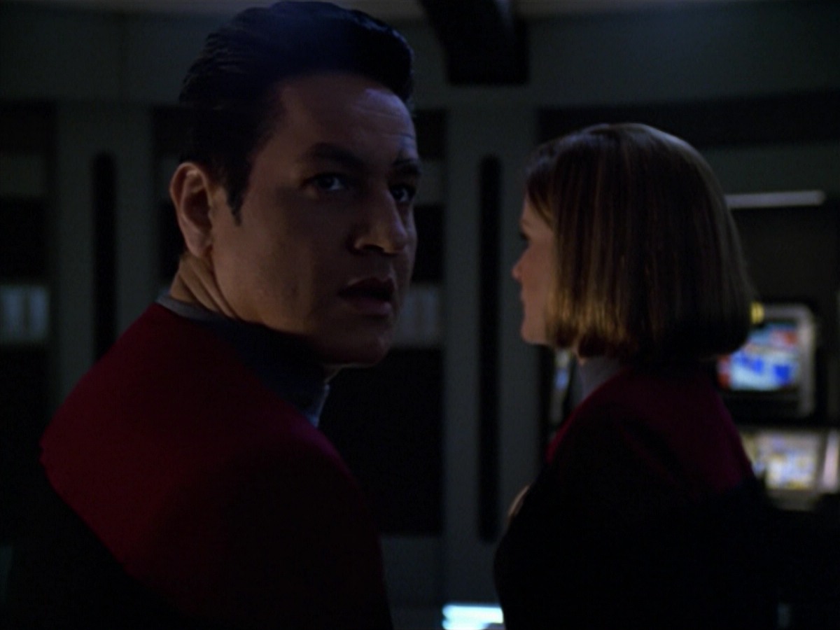 ariane179254_StarTrekVoyager_5x15_5x16_DarkFrontier_0177.jpg