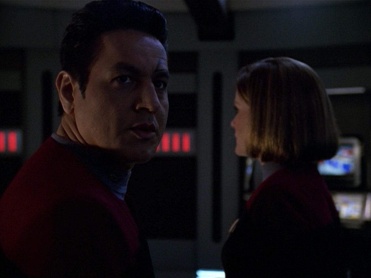 ariane179254_StarTrekVoyager_5x15_5x16_DarkFrontier_0178.jpg