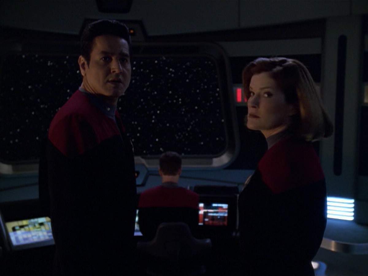 ariane179254_StarTrekVoyager_5x15_5x16_DarkFrontier_0184.jpg