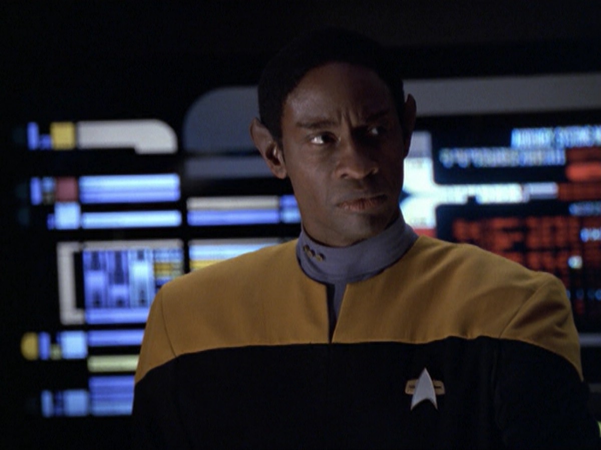 ariane179254_StarTrekVoyager_5x15_5x16_DarkFrontier_0188.jpg
