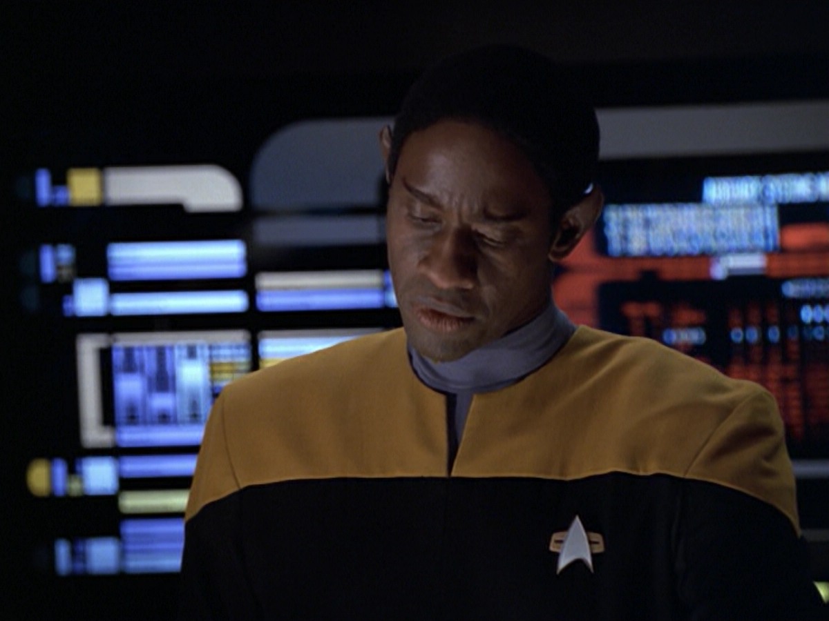 ariane179254_StarTrekVoyager_5x15_5x16_DarkFrontier_0190.jpg