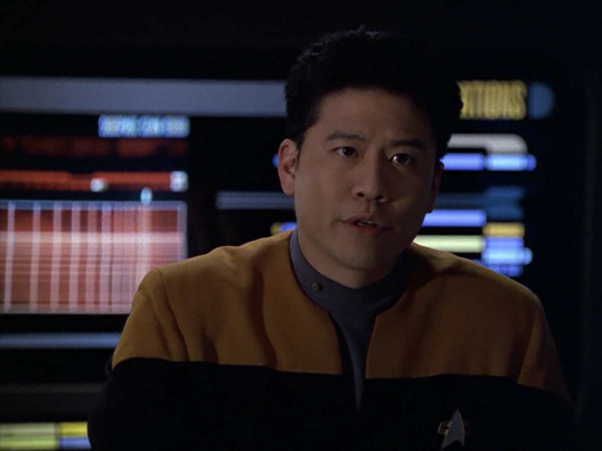 ariane179254_StarTrekVoyager_5x15_5x16_DarkFrontier_0197.jpg