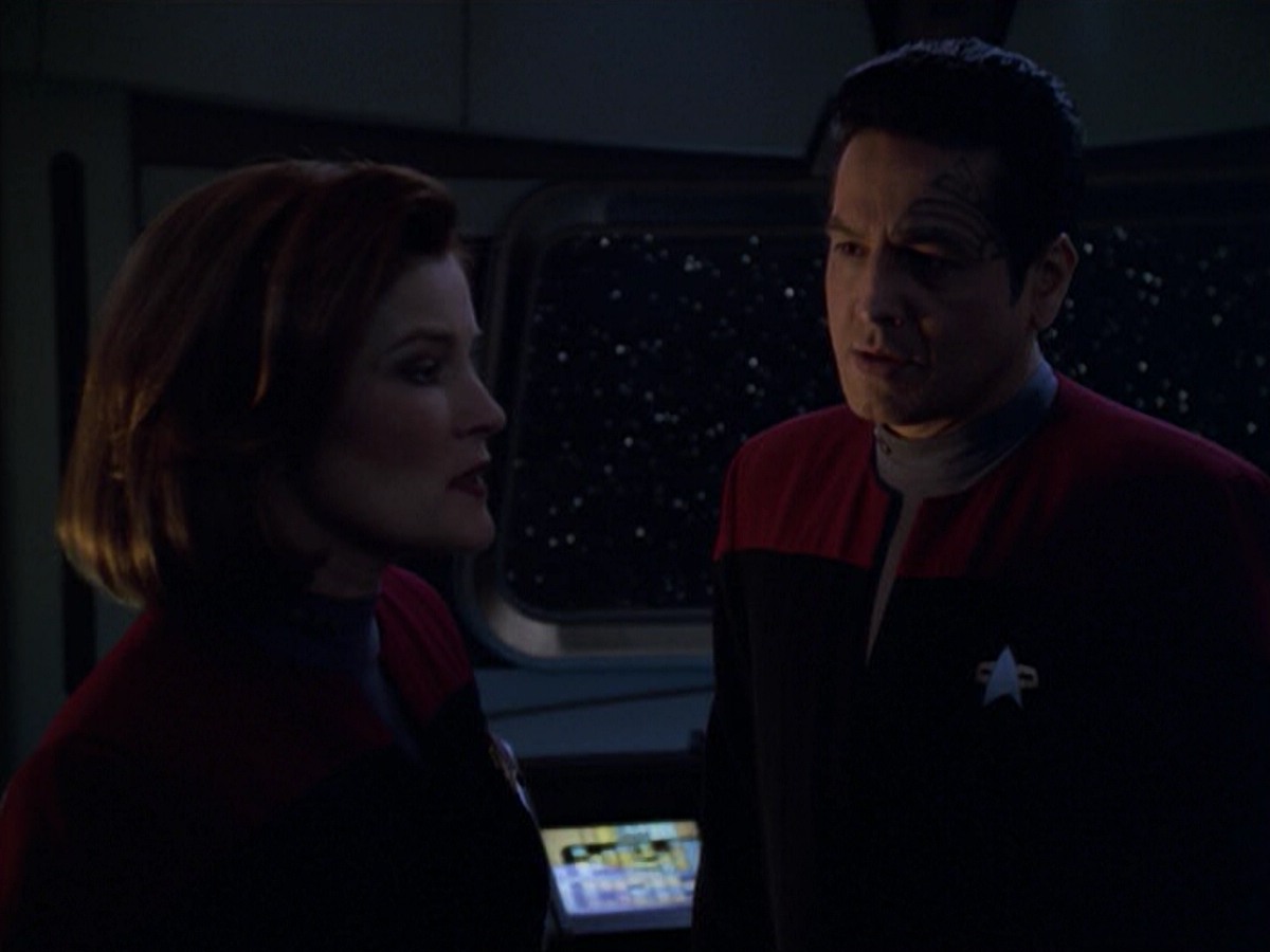 ariane179254_StarTrekVoyager_5x15_5x16_DarkFrontier_0206.jpg