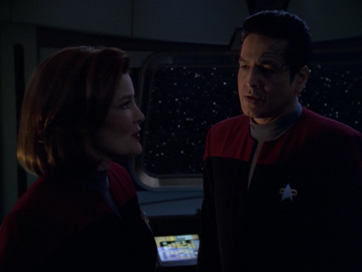 ariane179254_StarTrekVoyager_5x15_5x16_DarkFrontier_0207.jpg
