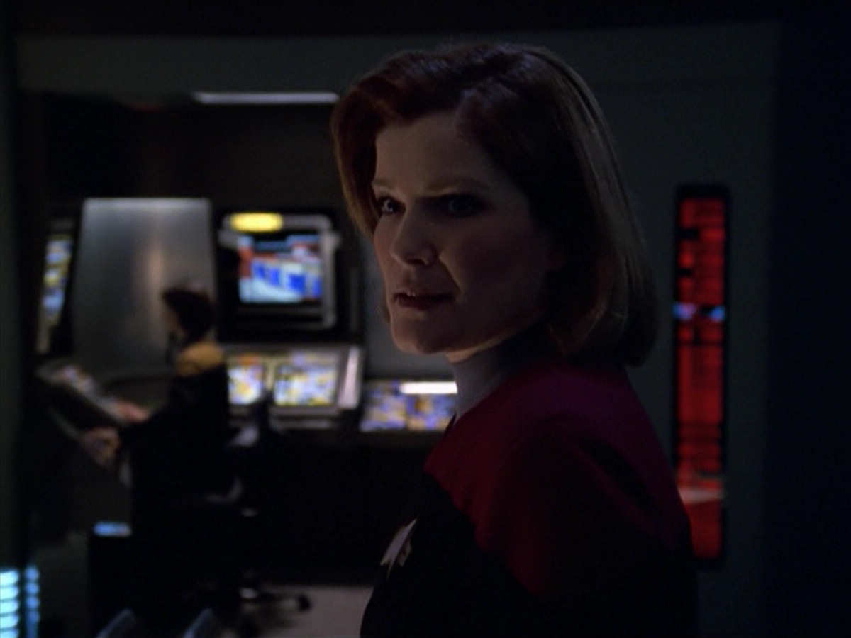 ariane179254_StarTrekVoyager_5x15_5x16_DarkFrontier_0214.jpg
