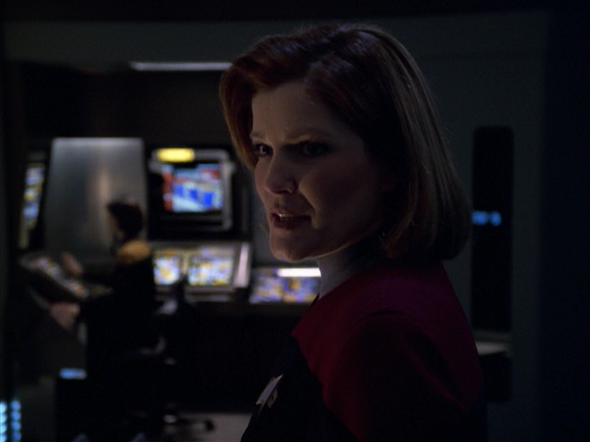 ariane179254_StarTrekVoyager_5x15_5x16_DarkFrontier_0215.jpg