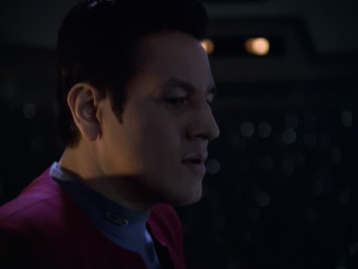 ariane179254_StarTrekVoyager_5x15_5x16_DarkFrontier_0223.jpg