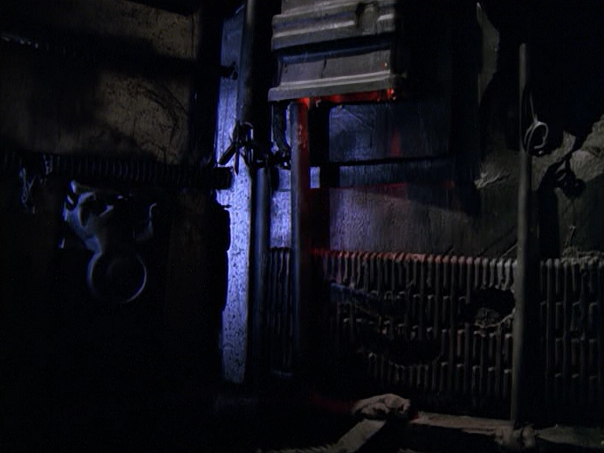 ariane179254_StarTrekVoyager_5x15_5x16_DarkFrontier_0379.jpg