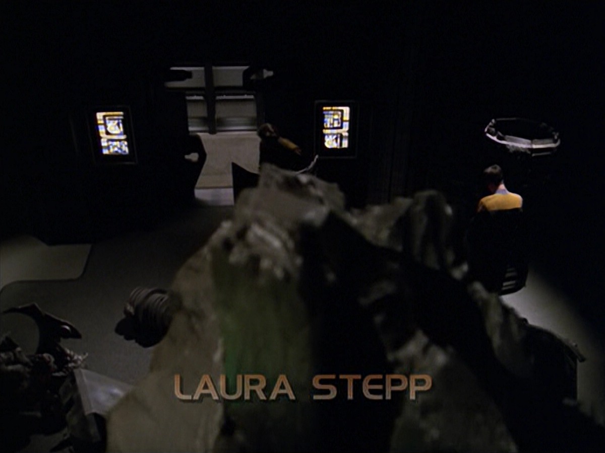 ariane179254_StarTrekVoyager_5x15_5x16_DarkFrontier_0396.jpg