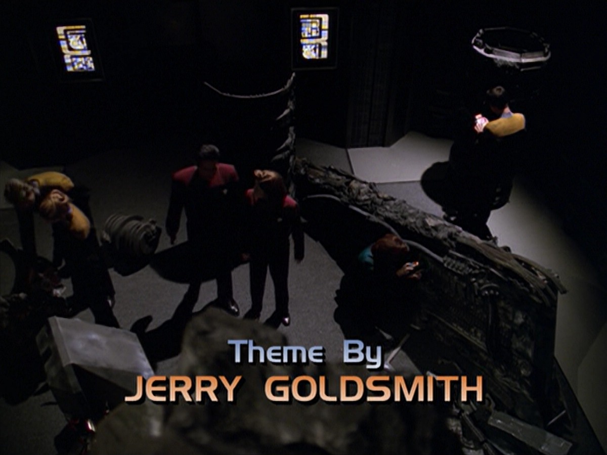 ariane179254_StarTrekVoyager_5x15_5x16_DarkFrontier_0406.jpg