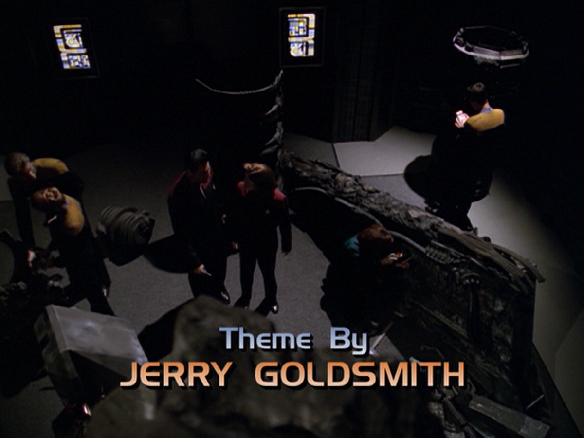 ariane179254_StarTrekVoyager_5x15_5x16_DarkFrontier_0407.jpg