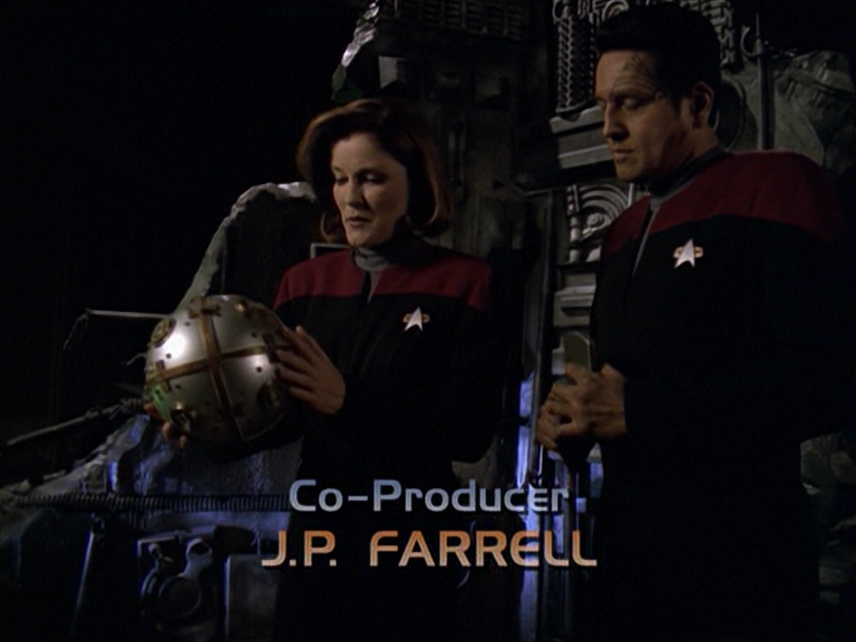 ariane179254_StarTrekVoyager_5x15_5x16_DarkFrontier_0432.jpg