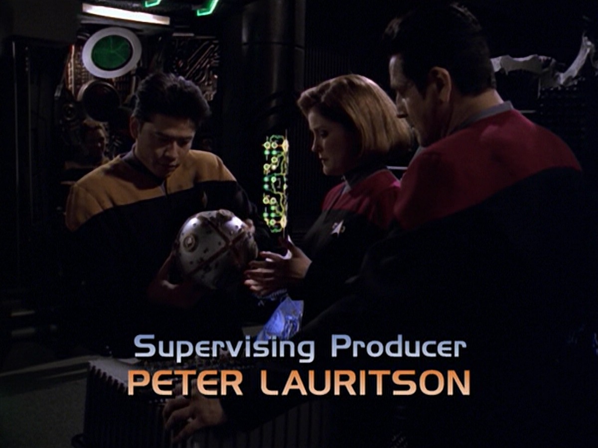ariane179254_StarTrekVoyager_5x15_5x16_DarkFrontier_0460.jpg