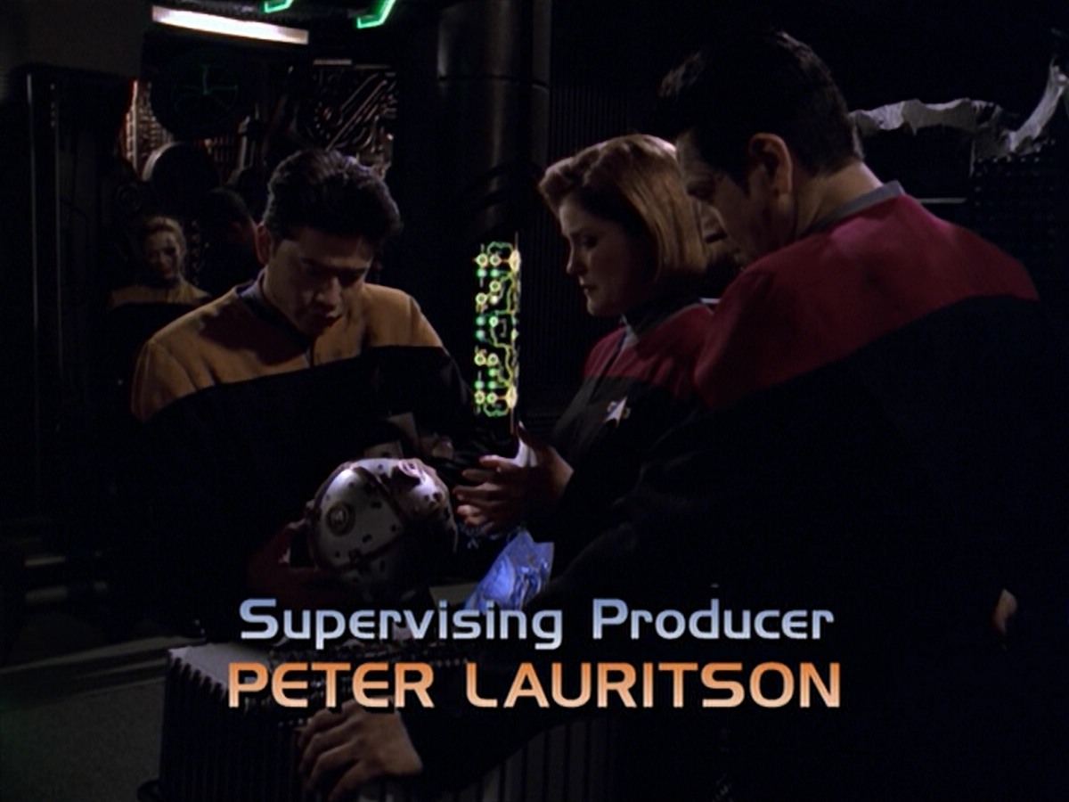 ariane179254_StarTrekVoyager_5x15_5x16_DarkFrontier_0461.jpg