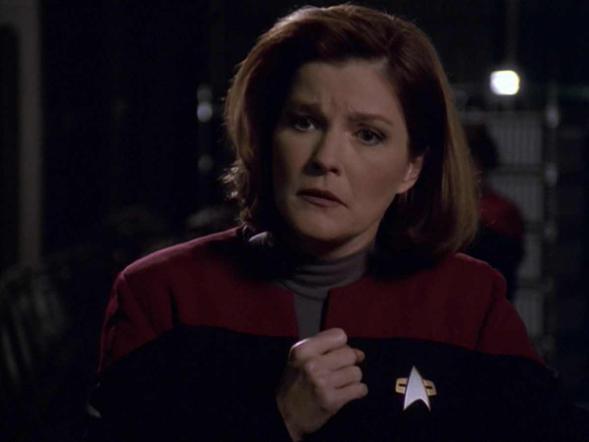 ariane179254_StarTrekVoyager_5x15_5x16_DarkFrontier_0500.jpg