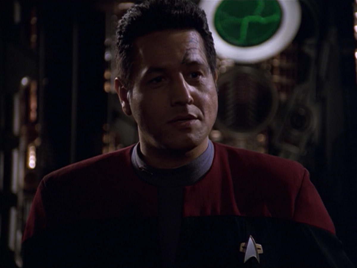 ariane179254_StarTrekVoyager_5x15_5x16_DarkFrontier_0501.jpg